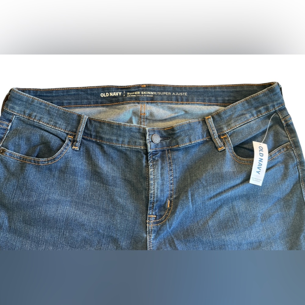 Old Navy Relaxed Fit Blue Jeans - Size 18 - New With Tags! - Picture 3 of 6